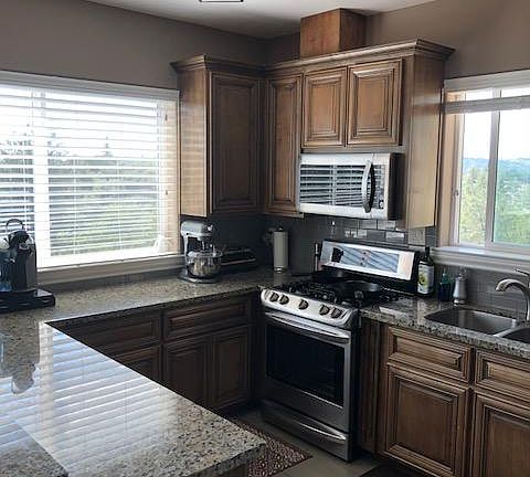 3rd image of 734 Cresta Ct