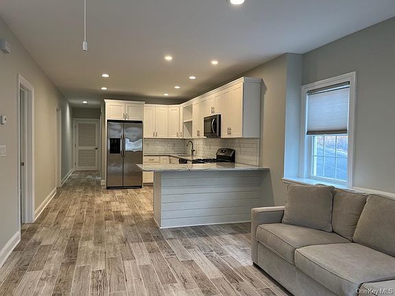4th image of 59 South St #1