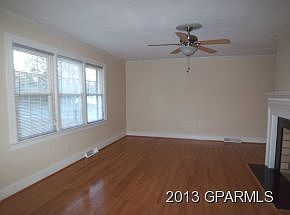 3rd image of 101 Greenbriar Dr