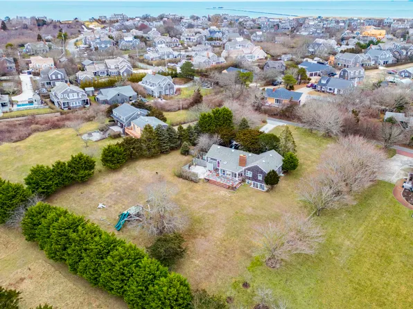 8 Derry Ln, Nantucket, MA 02554