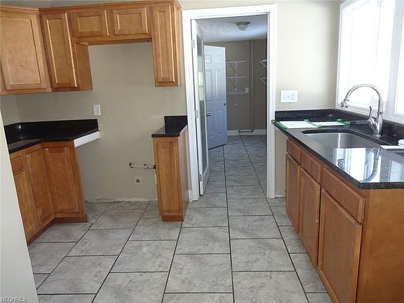 4th image of 780 Irving Park Blvd