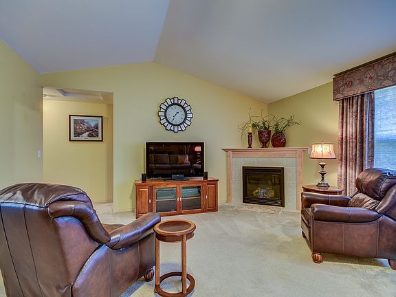 5th image of 7605 Valeria Pl