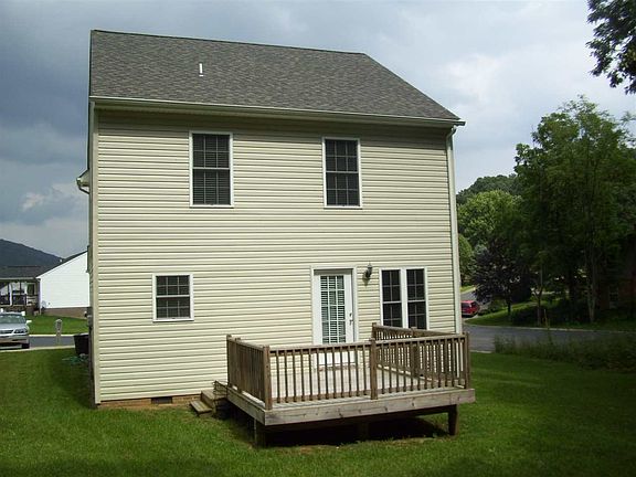 5th image of 911 Geoffery St