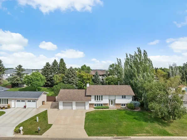 1300 18th Ave NW, Minot, ND 58703