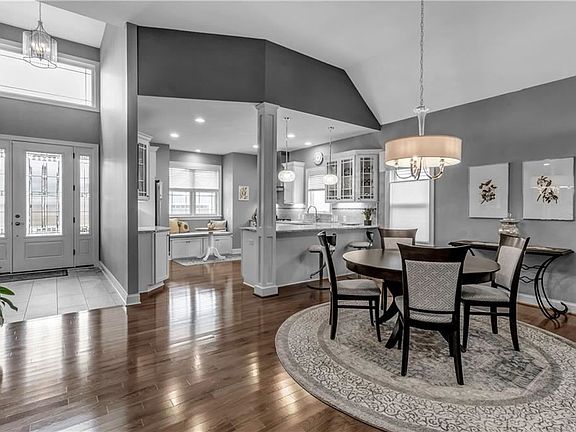 4th image of 34 Nicole Ct