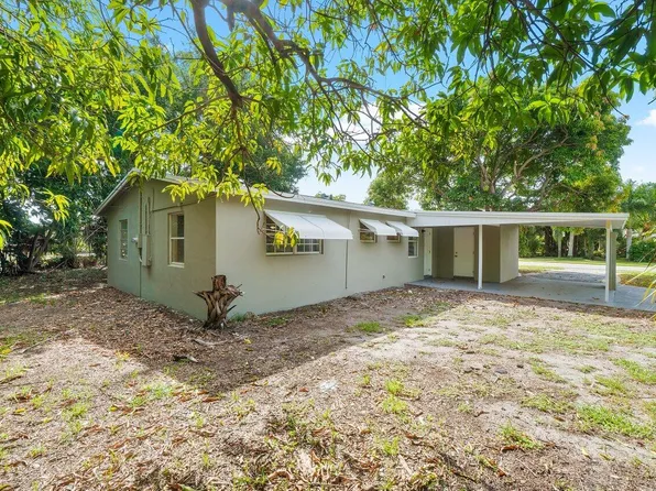 715 W Jasmine Drive, Lake Park, FL 33403