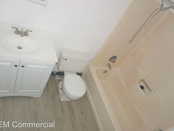 5th image of 737 Center Ave APT 29