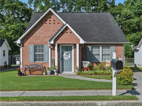 70 Pointe North Dr, Cartersville, GA 30120