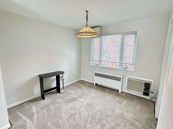 4th image of 10413 Montrose Ave APT 201