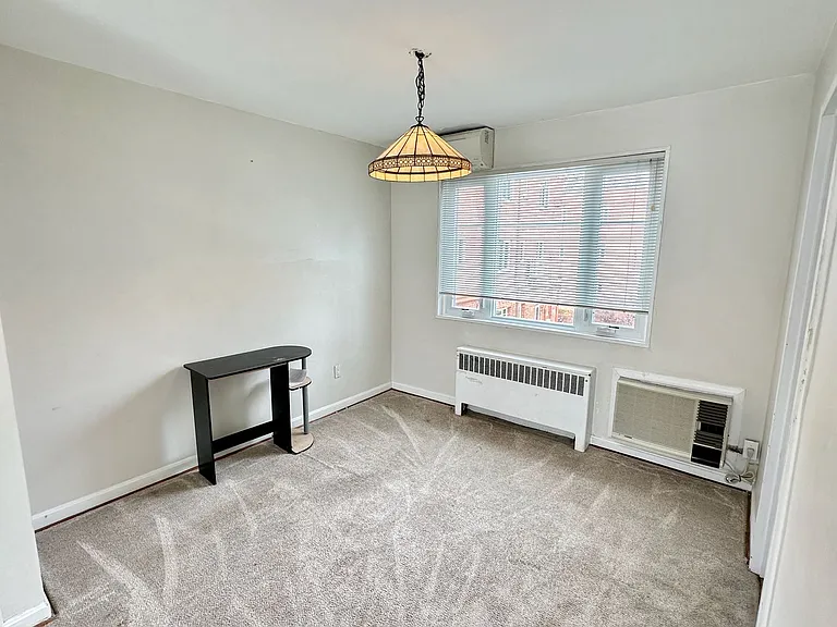 10413 Montrose Ave #201 — Photo 4