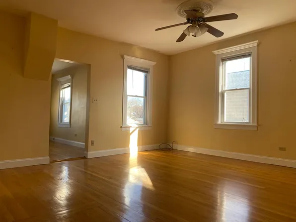 3539 S Emerald Ave #2F, Chicago, IL 60609