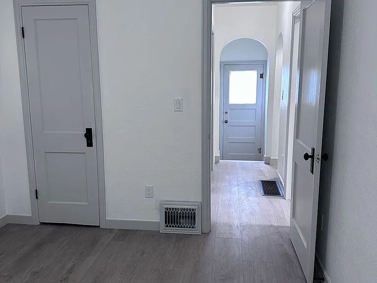 445 2nd St — Photo 5