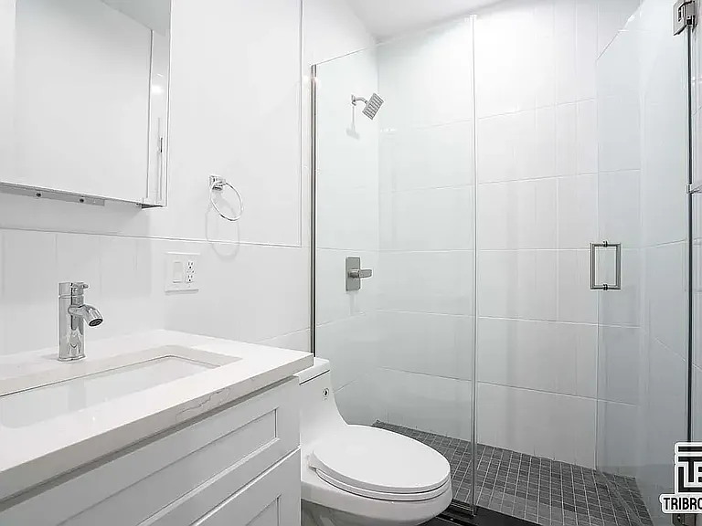977 Jefferson Ave #2C — Photo 6