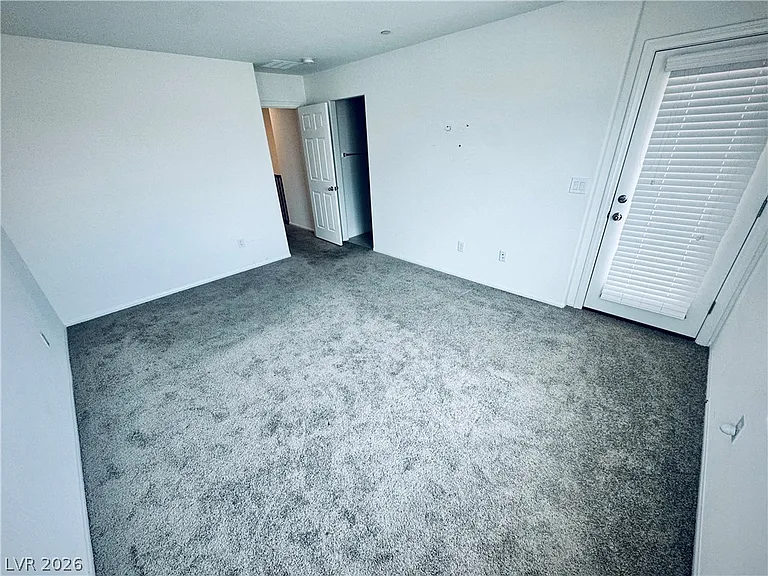 850 Bronzite St — Photo 16
