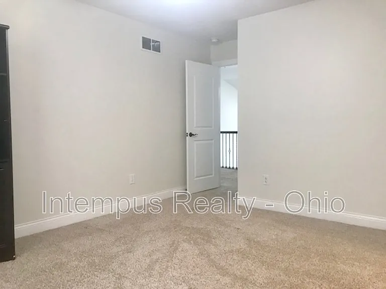 9390 Woodbine Way — Photo 34