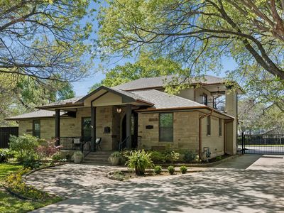 1572 Stemmons Ave, Dallas, TX, 75208