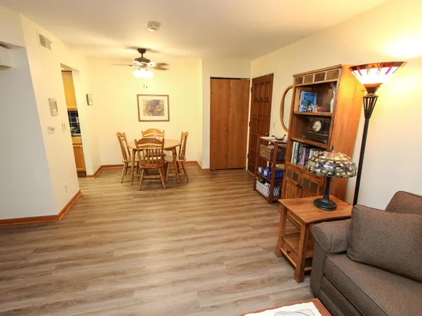 9350 West Forest Home AVENUE #8, Greenfield, WI 53228