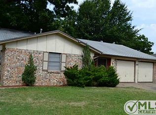 1013 Patricia St, Irving, TX 75060