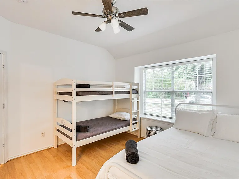913 Tipton Rd — Photo 33