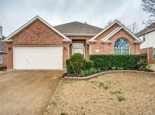 6113 Silverleaf Ln, Garland, TX 75043