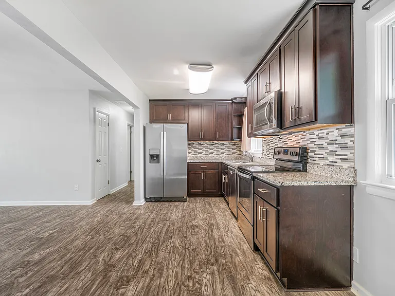 6419 Grimes Ave — Photo 8