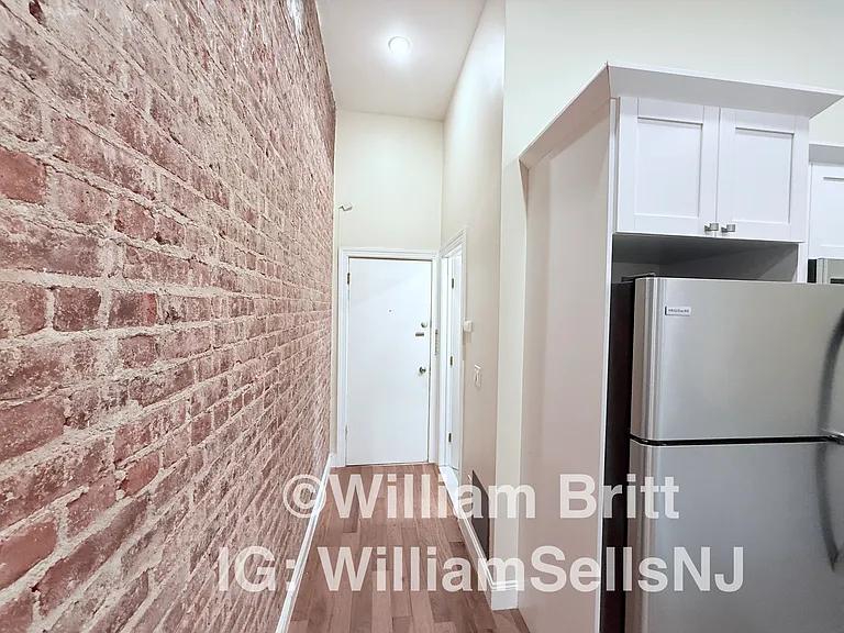 66 Sherman Pl #27 — Photo 4