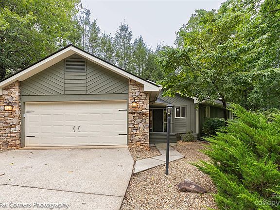 2nd image of 2000 Golfside Ln