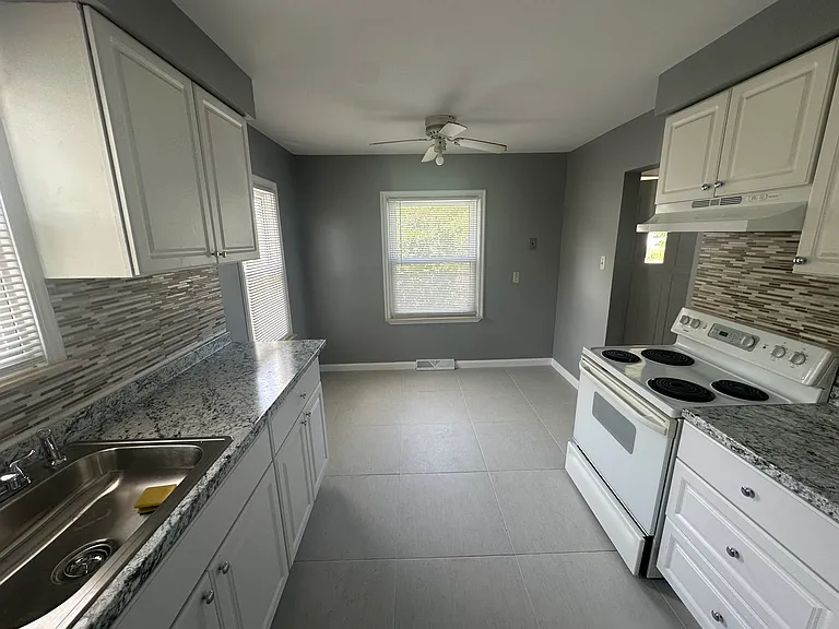 1816 Guthrie Ave — Photo 3