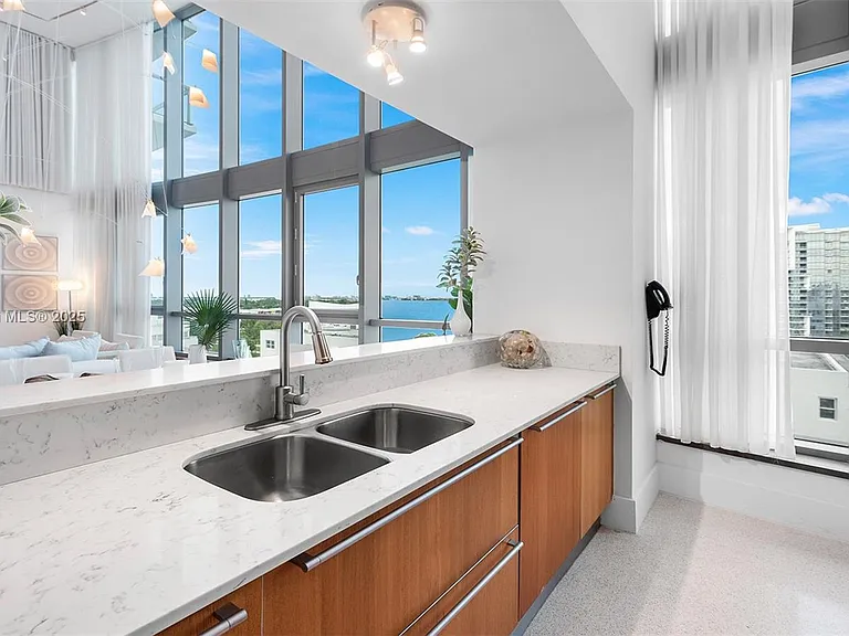 101 20th St #Townhouse B — Photo 18
