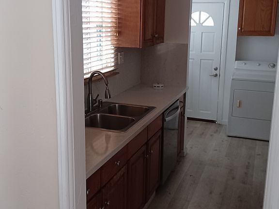 5th image of 4567 Marlborough Dr