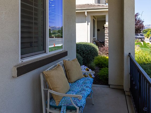 3rd image of 121 Cinnamon Ave