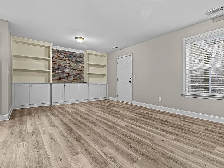 3209 Hallmark Ln — Photo 32