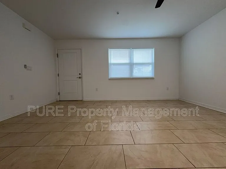 318 NE 7th Ter #102 — Photo 12
