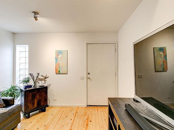 5th image of 4242 Buena Vista St APT 15