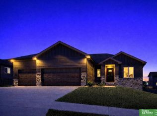 8169 S 185th St, Omaha, NE 68136