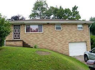 132 Hillcrest Rd, Weirton, WV 26062