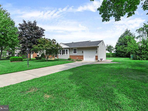 4th image of 608 Hamilton Dr