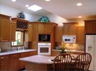 7 Locksley Rd, Windham, NH 03087