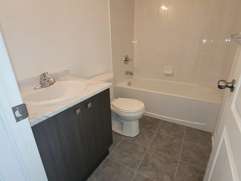 15 Albany St — Photo 12