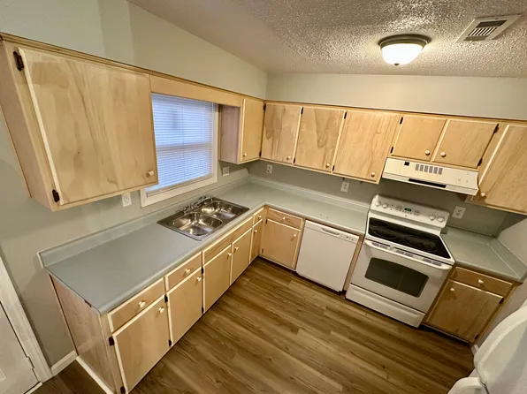 315 Berkley Ct APT 3, Radcliff, KY 40160