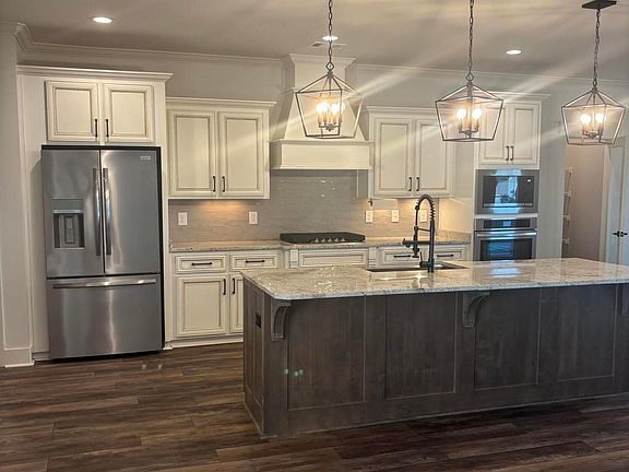 3rd image of 315 Apalachee Way