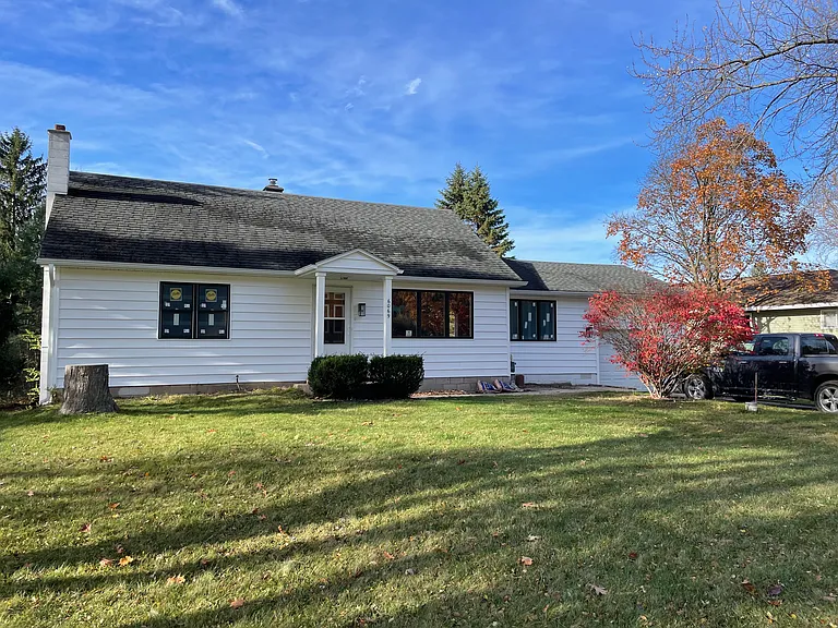 6069 Edmar Dr — Photo 1