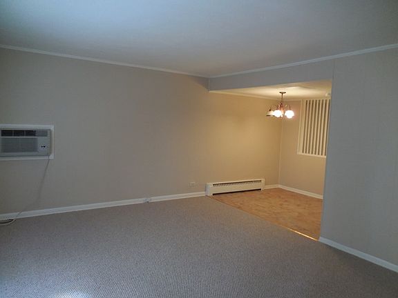 4th image of 802 S Martin Luther King Jr Ave