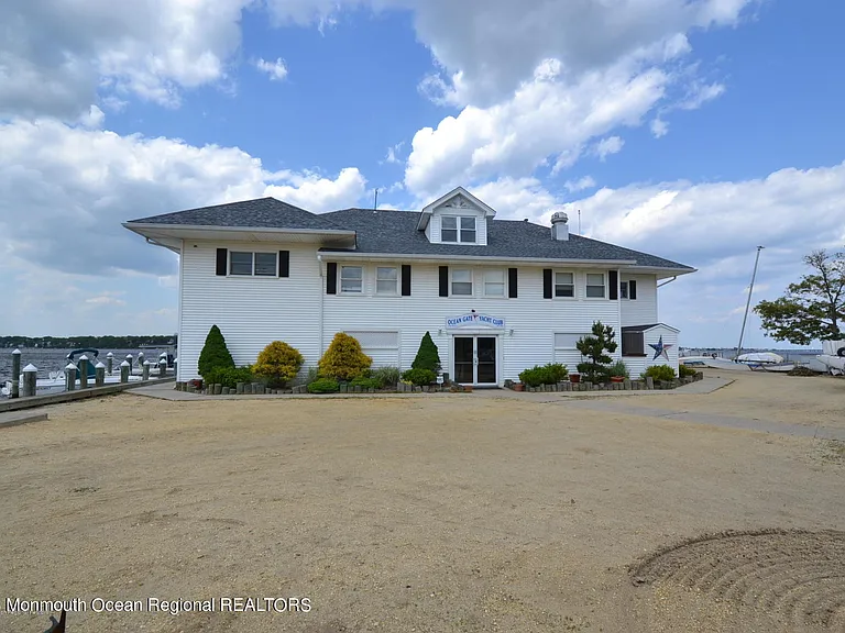 408 Newport Ave — Photo 41
