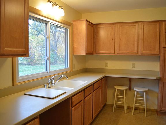 4th image of 7308 Edgemont Ave
