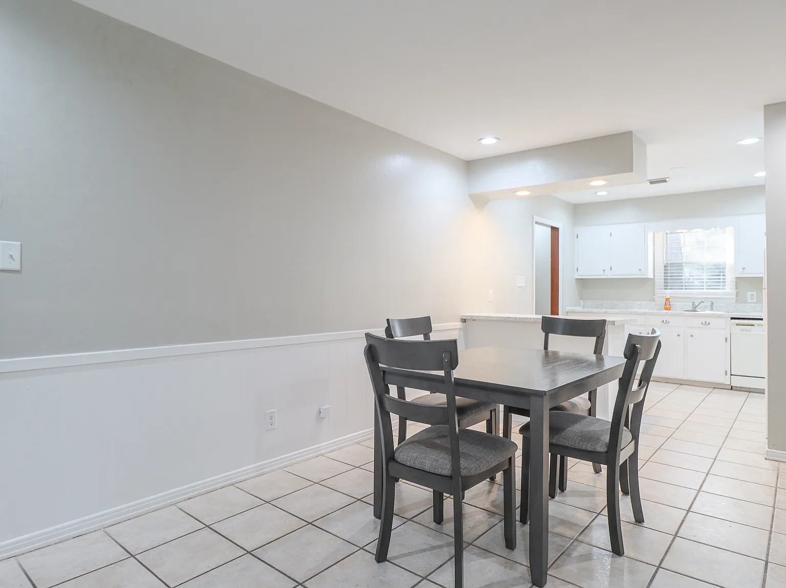 3 bed, 1476 sqft, $2,500 — Photo 4