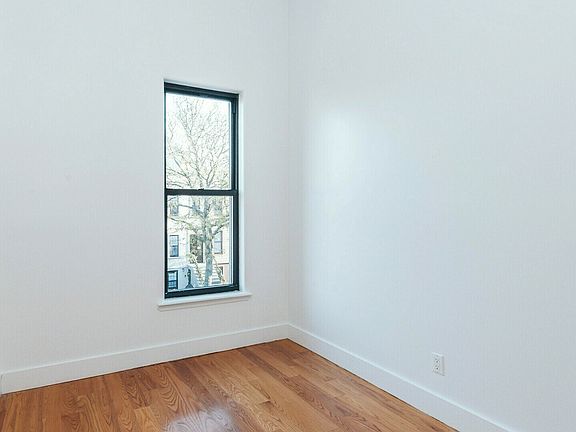 4th image of 1213 Jefferson Ave #6