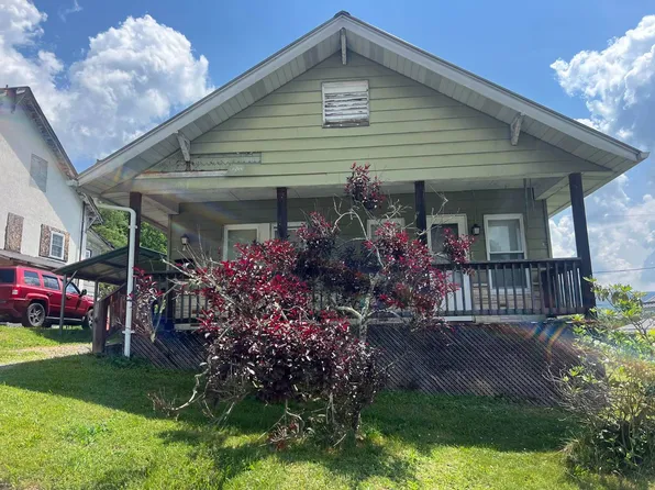228 Poplar St, Rainelle, WV 25962