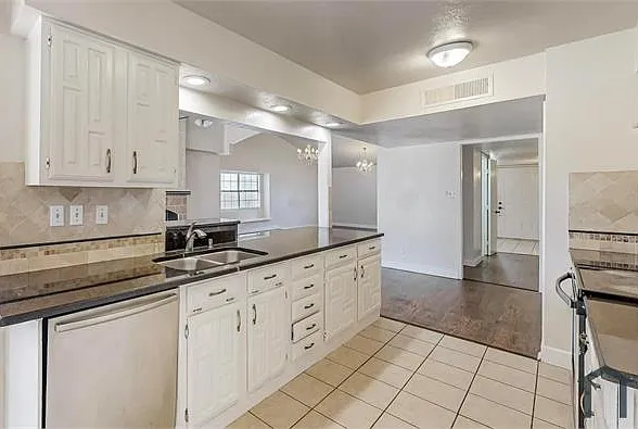 1137 Gannon Dr — Photo 7