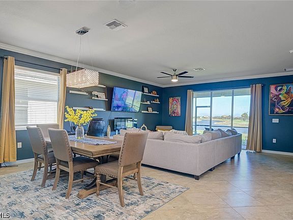 4th image of 3652 E Hampton Cir